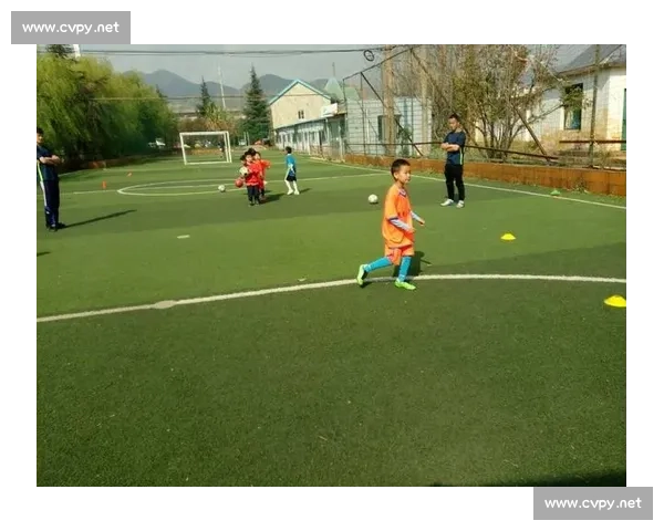 外脚背射门技术解析与实战应用技巧提升 外脚背射门技术解析与实战应用技巧提升